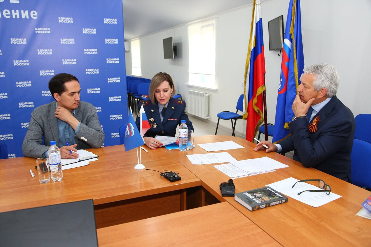 Депутат ГД РФ Леонид Огуль открыл в Астраханской области неделю тематических приёмов, посвящённых вопросам старшего поколения