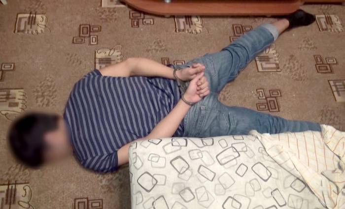 Астраханец устроил дебош в администрации поселка и украл у его главы телефон