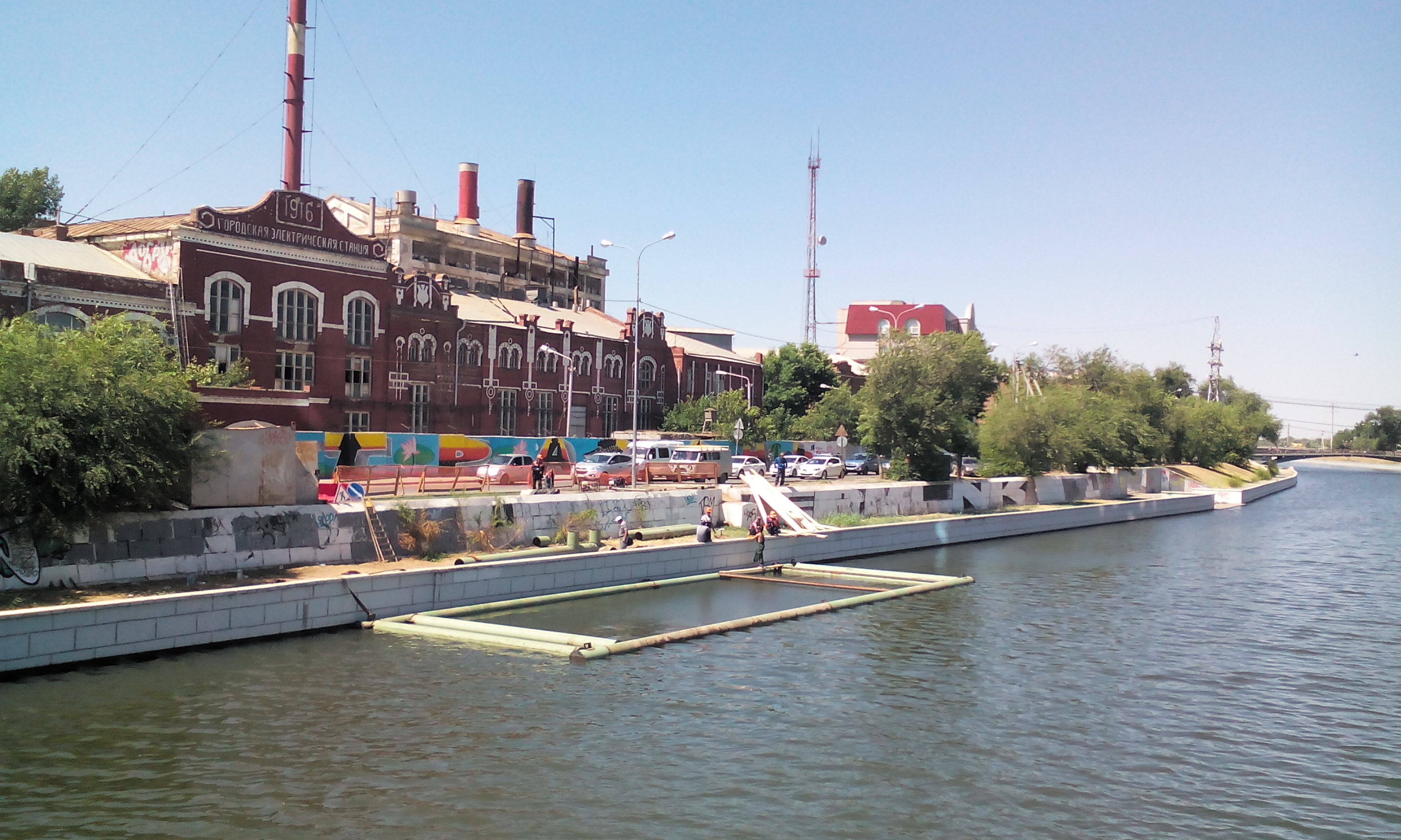 Вопрос дня: что строят на Кутуме?