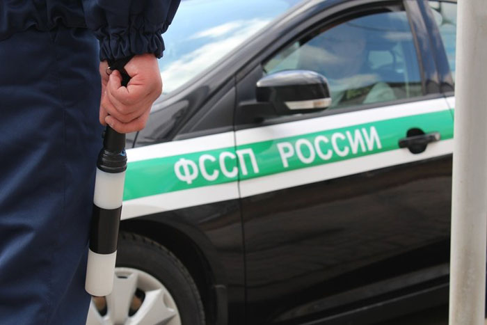 Астраханские приставы возобновили рейды на дорогах и уже арестовали автомобиль