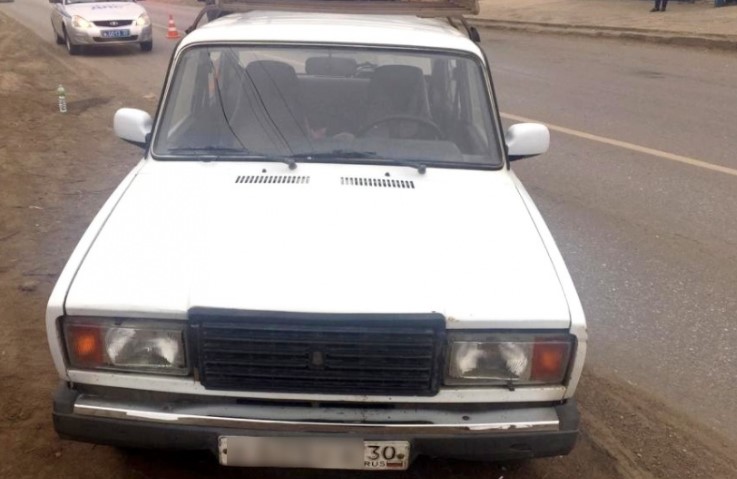 Романтика по-астрахански: пьяный ахтубинец уговорил пьяную подругу угнать Жигули