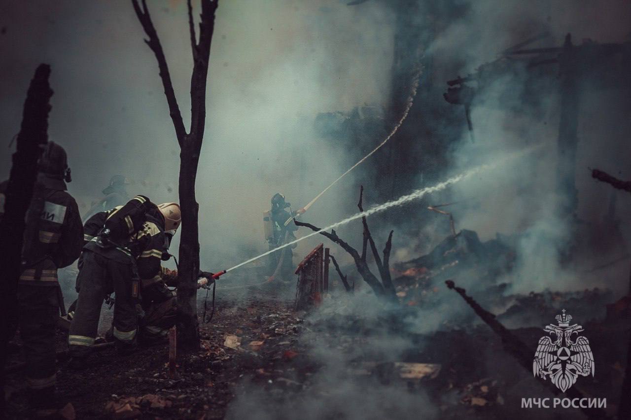 Под Астраханью на пожаре нашли тела двух людей