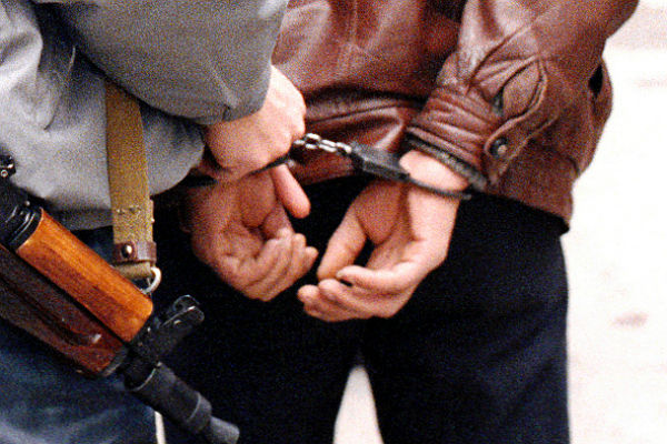 Двое астраханцев украли 15 000 товаров с продуктового склада