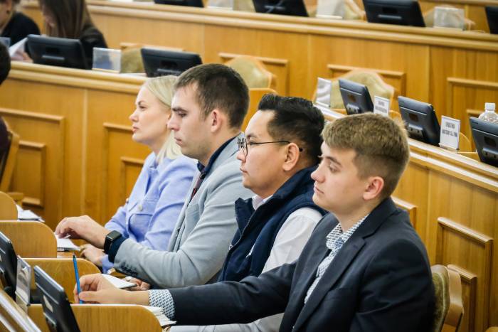 Молодежный парламент Астраханской области предложил расширить возрастные рамки участников проекта «Пушкинская карта»