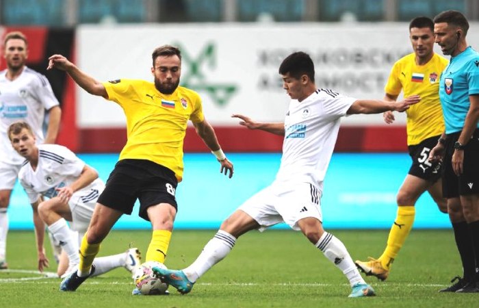 Астраханский «Волгарь» в первом матче с новым «рулевым» играет вничью в Химках