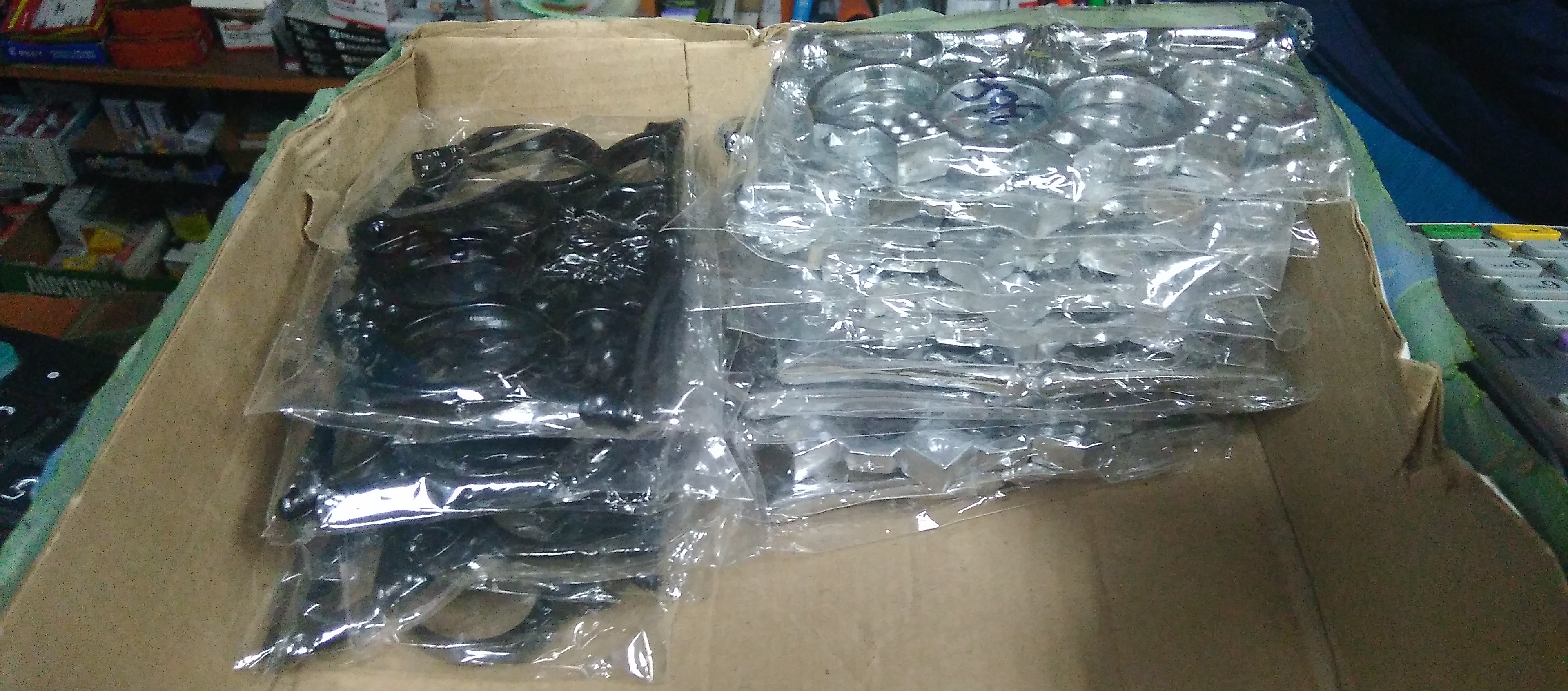 В Астрахани оперативники накрыли точку по продаже кастетов