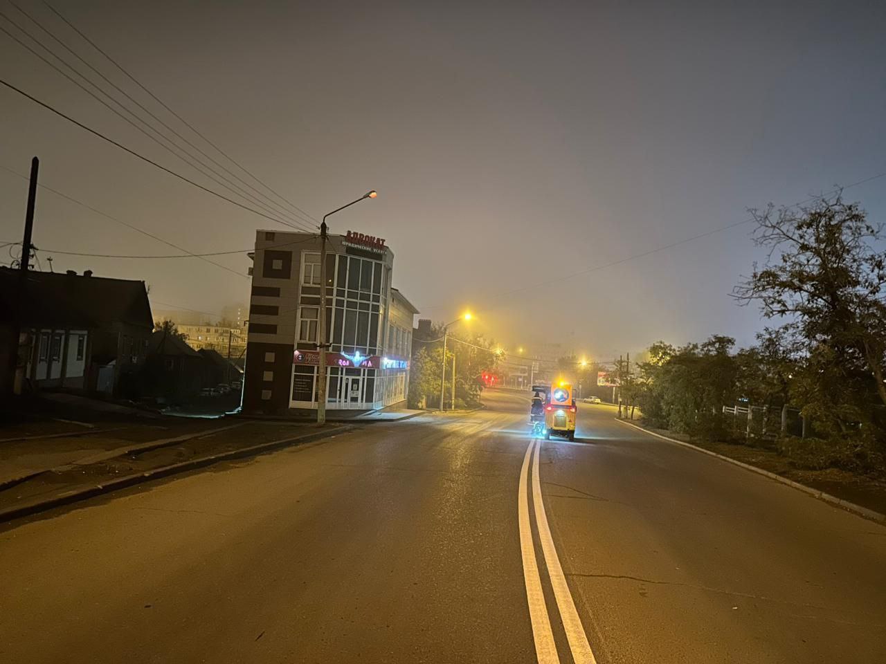 На улицах Астрахани становится больше разметки термопластиком