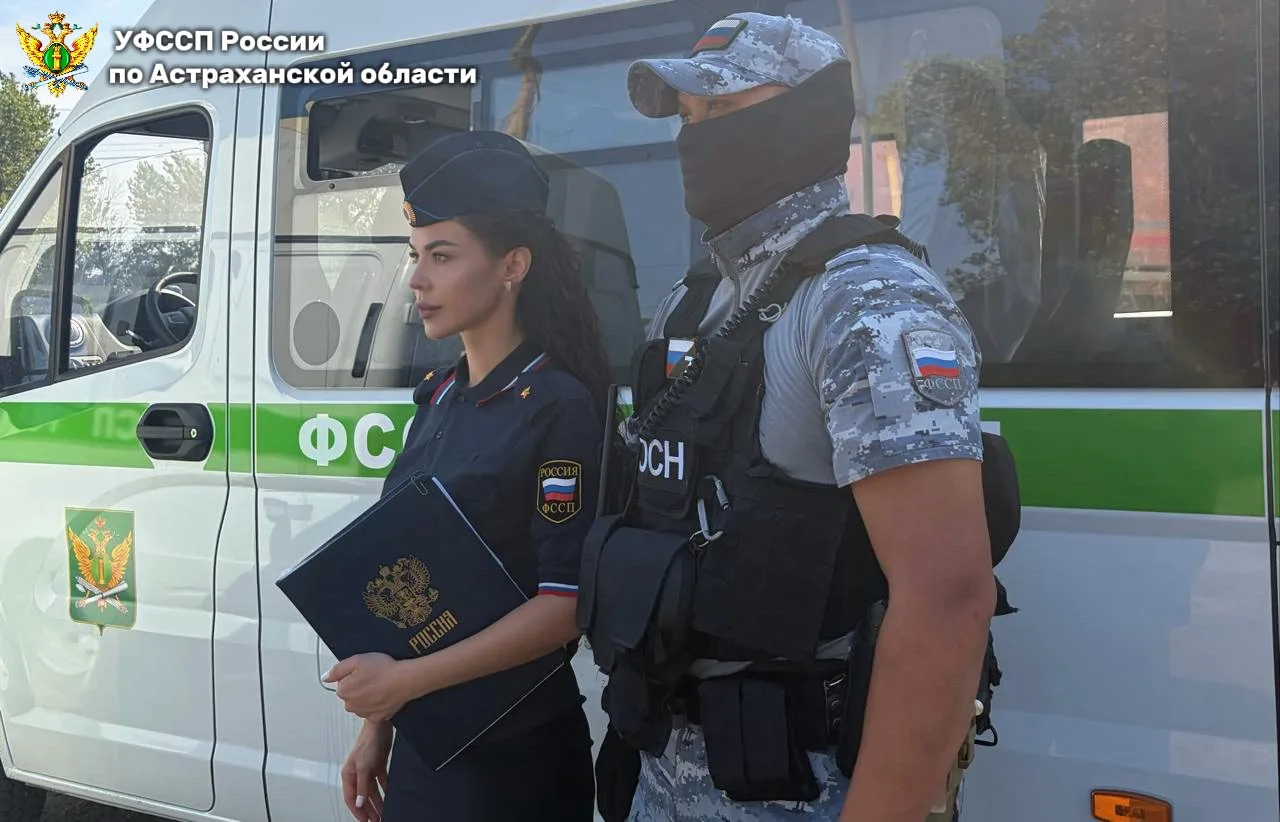 Астраханские приставы вернули матери украденного сына