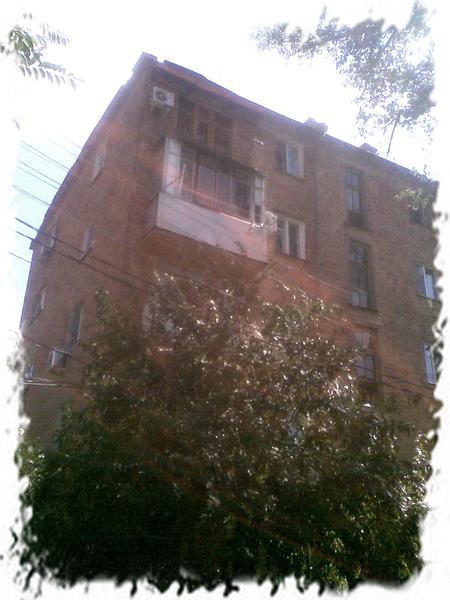 Почему мэрия «выгнала» из квартир жильцов дома за ТЦ «Ярмарка»?