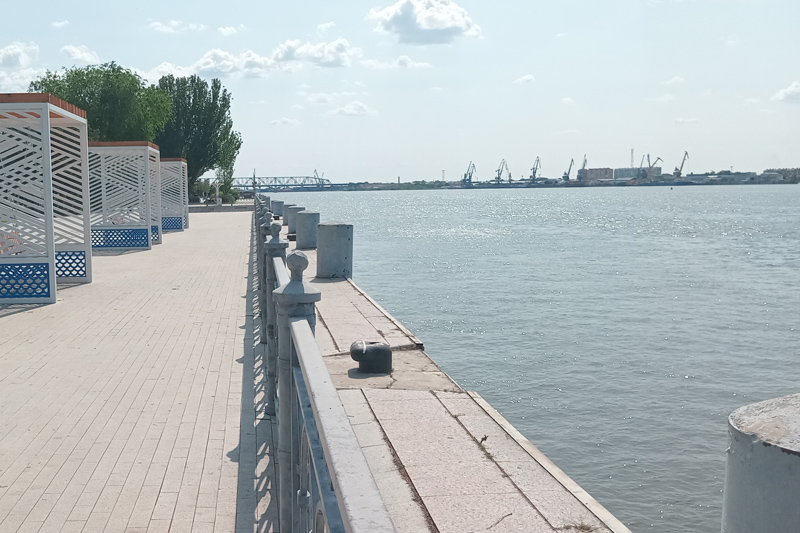 Росморпорт припаркует собственный флот в центре Астрахани
