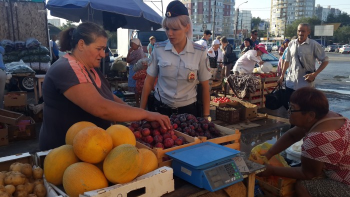 В Советском и Кировском районах города продолжается ликвидация несанкционированной торговли