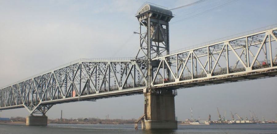 В понедельник утром в Астрахани разведут Старый мост