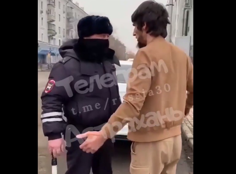 Полиция Астрахани прокомментировала конфликт у Ярмарки: видео инцидента