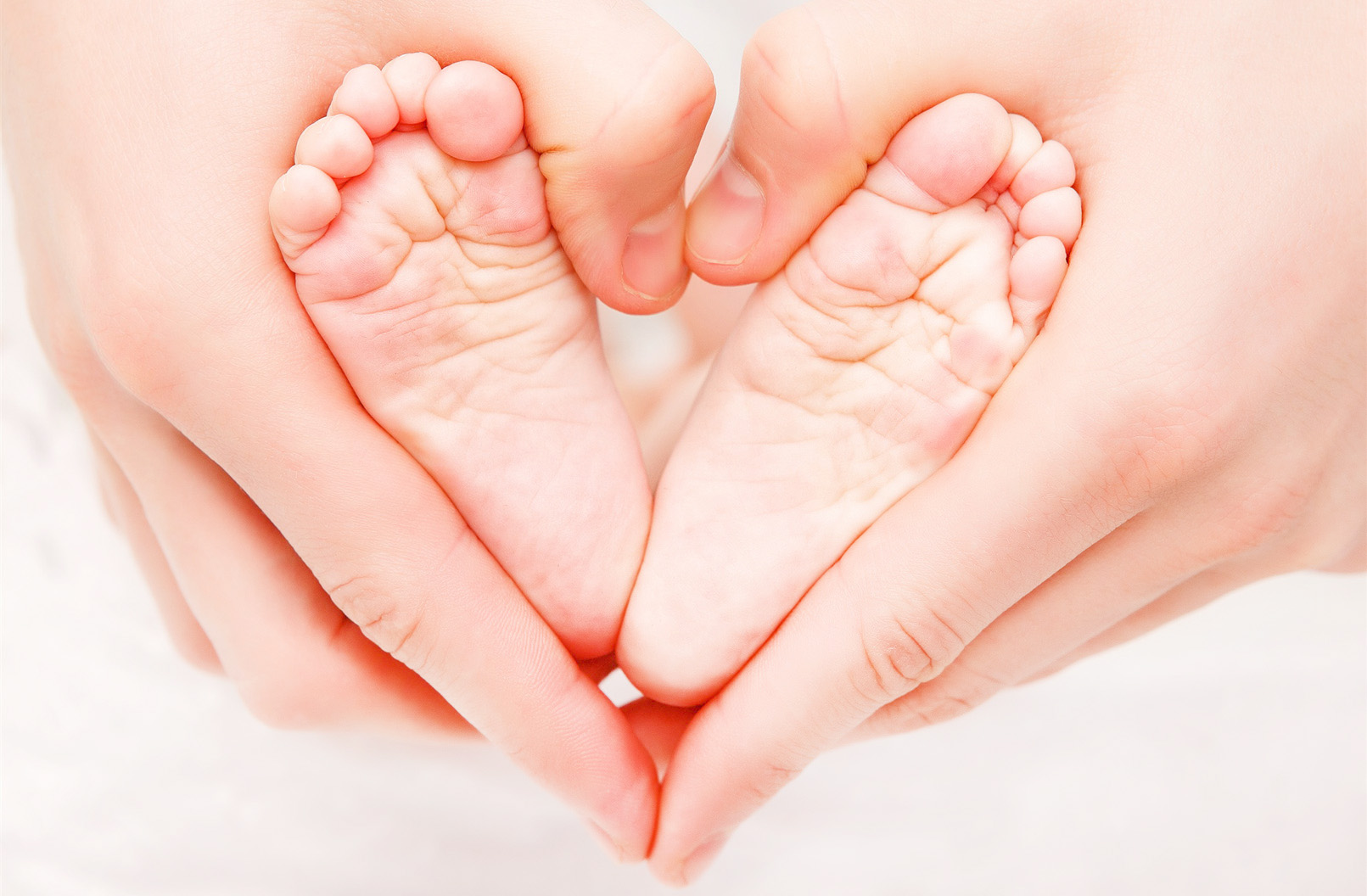 С 2018 года астраханские семьи будут получать деньги на первенца