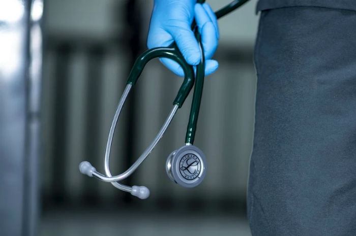 Астраханское правительство разъясняет: кому из медработников положены стимулирующие выплаты, и сколько  