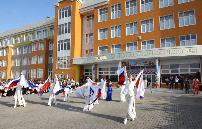 Новые дороги построят к новым школам Астрахани 