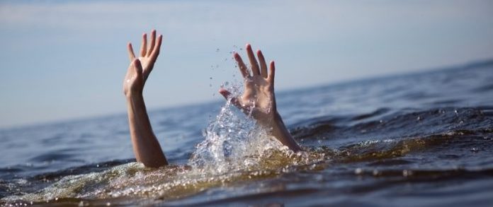 Под Астраханью едва не утонули две девочки, решившие переплыть Волгу