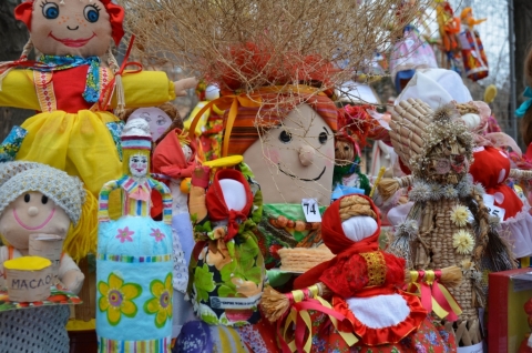 В Астрахани состоится конкурс масленичных кукол