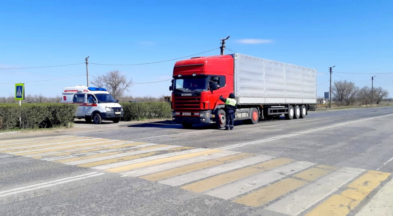 Полиция привлекла к ответственности еще 13 астраханцев, выпустивших детей одних на улицу 