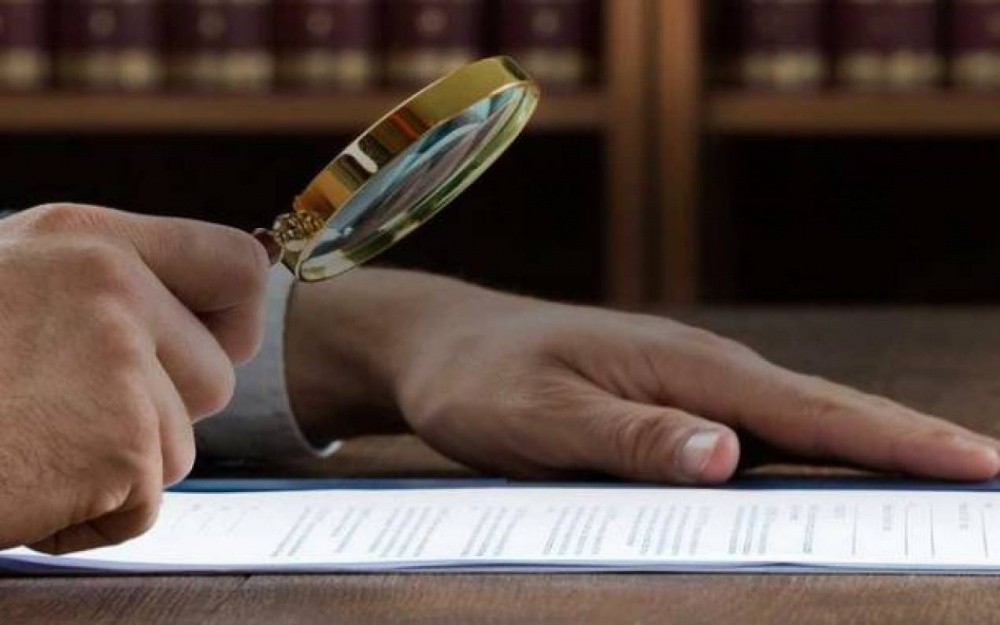 Астраханец разорвал на куски материалы своего уголовного дела