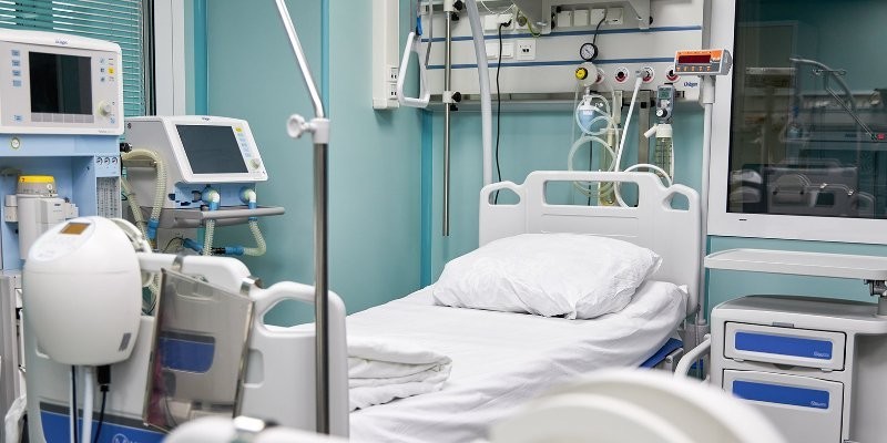 В Астрахани умер седьмой пациент с коронавирусом