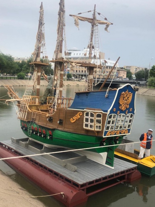 В Астрахани копия знаменитого корабля 