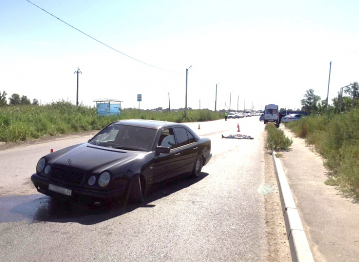 Водитель Mercedes насмерть сбил астраханку на Началовском шоссе