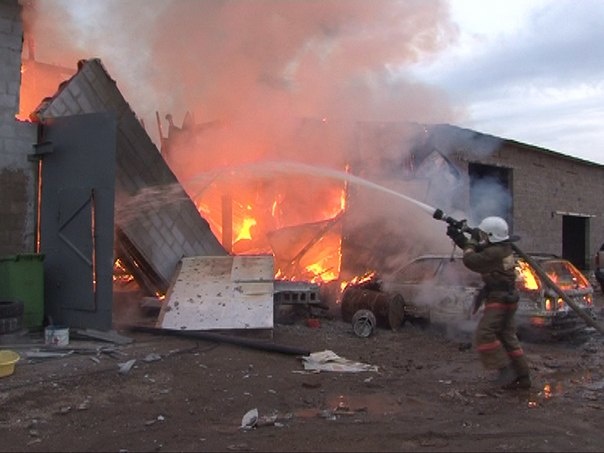 Астраханцы за сутки похоронили три машины