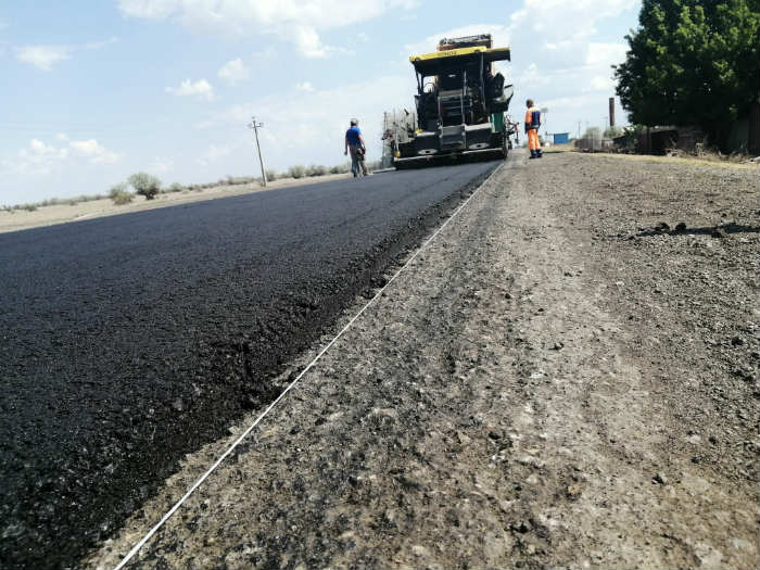 В Астраханской области ремонтируют самую длинную дорогу в рамках нацпроекта