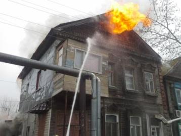 В центре Астрахани произошел крупный пожар