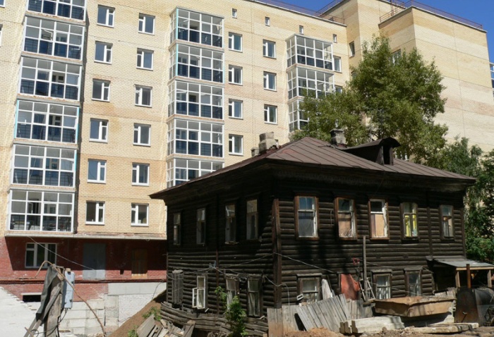 Россиян хотят из аварийного жилья переселять в арендные квартиры