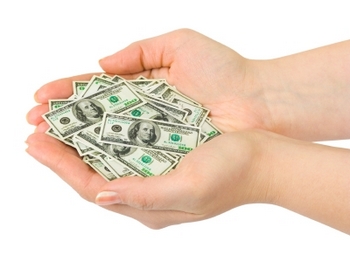 Менеджер центра микрофинансирования оформил более ста фиктивных кредитов на реальных людей