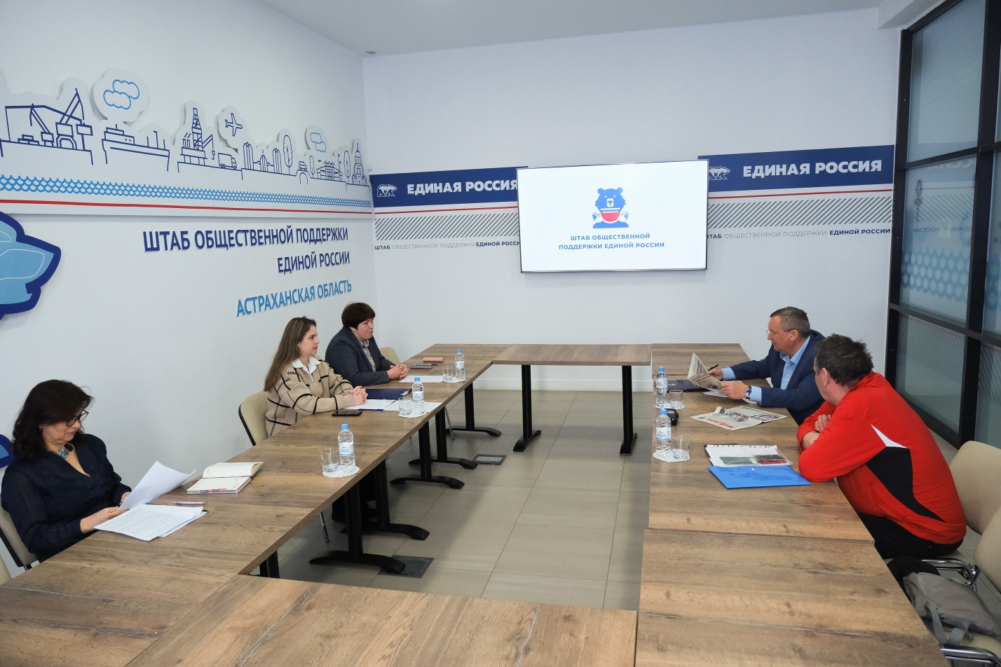 Игорь Мартынов провел прием граждан в Штабе общественной поддержки