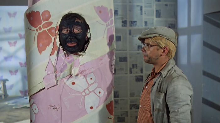 Иностранец заплатит за попытку въехать в Астраханскую область в тюке ткани