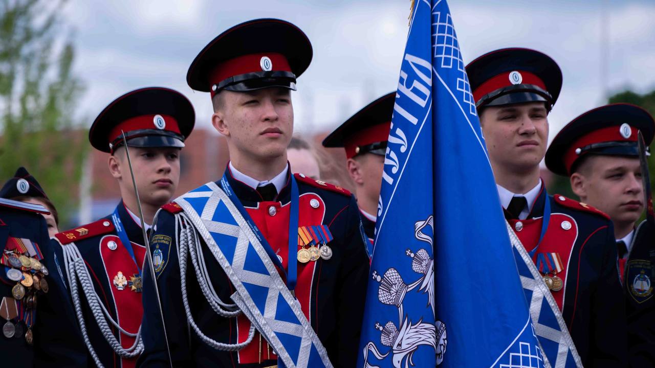 Астраханскому казачьему корпусу вручили переходящее знамя президента России 