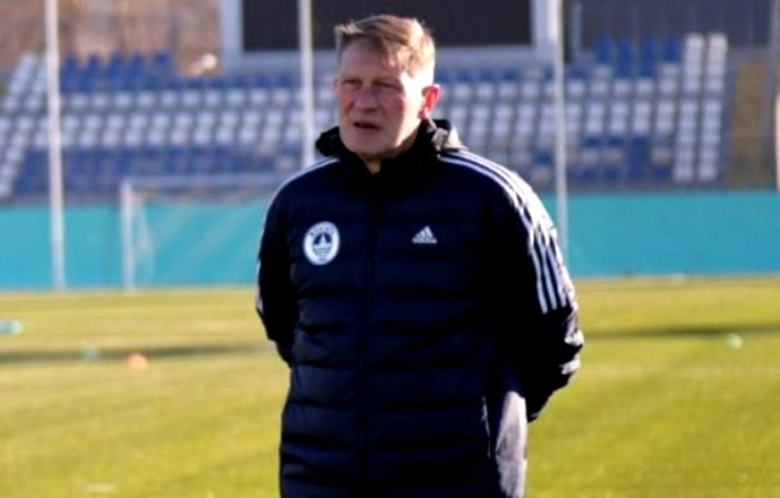 Астраханский «Волгарь» взял в свой тренерский штаб знаменитого голкипера