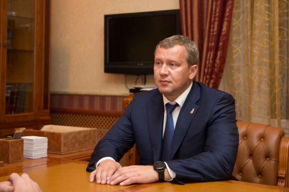 Федеральные эксперты: Сергей Морозов пока медленно вливается в астраханскую среду и не готов к выборам губернатора