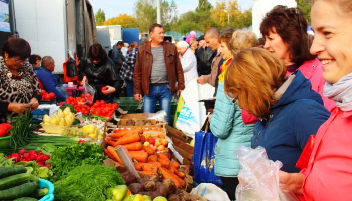 Серия осенних сельхозярмарок в Астрахани стартует в субботу