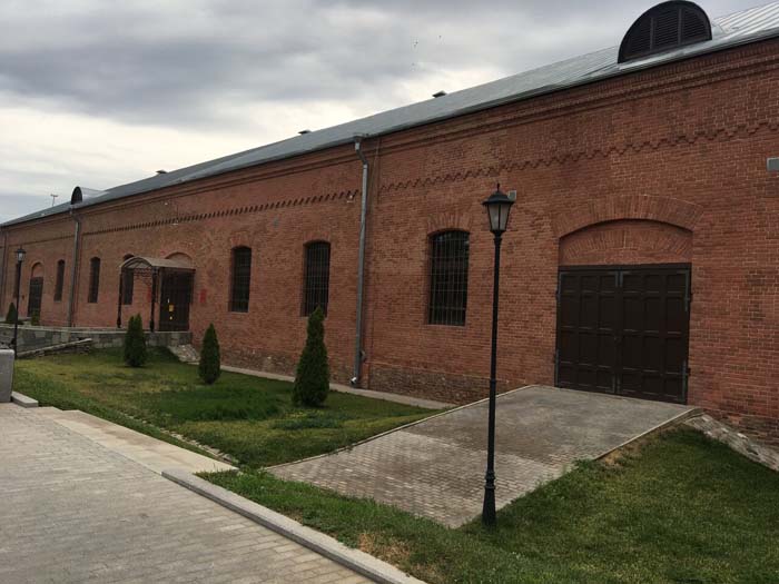 Внезапно закрывшийся в начале весны астраханский Цейхгауз вновь открыт