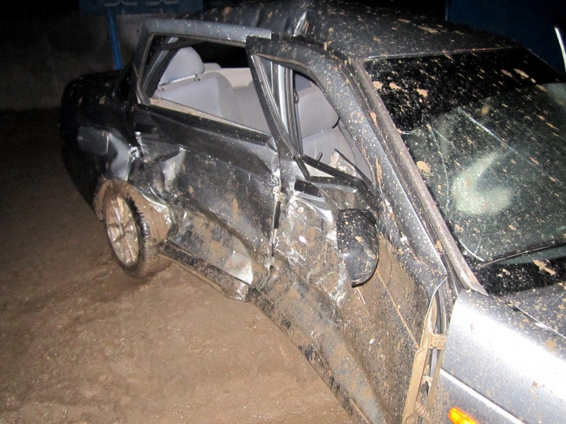 Под Астраханью столкнулись две легковушки: четверо пострадавших