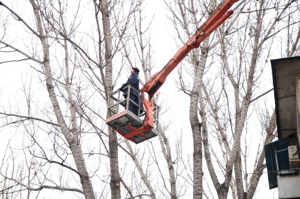 Астраханские коммунальные службы работают в усиленном режиме
