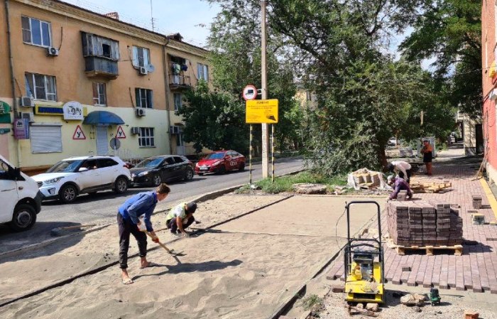 В Астрахани ремонт на улице Волжская близится к завершению 