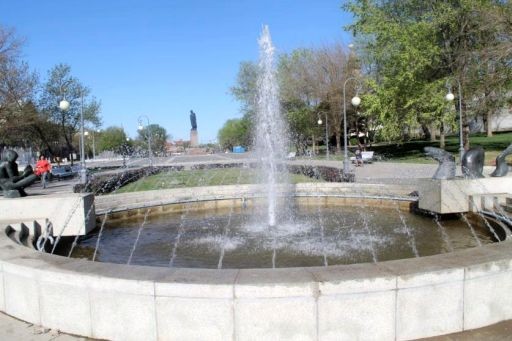 В Астрахани заработали фонтаны