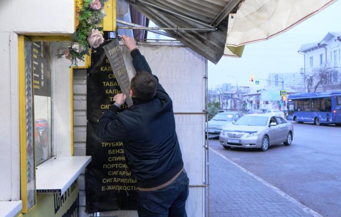 За год в Астрахани демонтировали более 130 незаконных торговых объектов