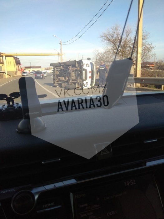 На астраханской трассе перевернулась машина не службы спасения, а Газпрома