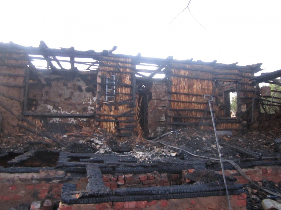 Под Астраханью мужчина поджег дом: погибла женщина