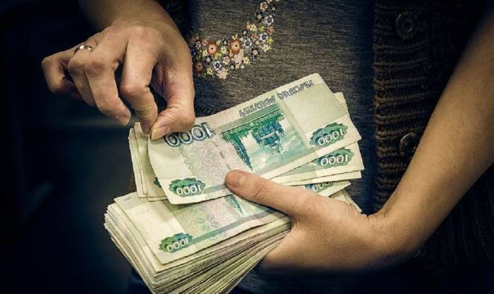 Чтобы получить жилье в Астрахани, проводница пошла на крайние меры