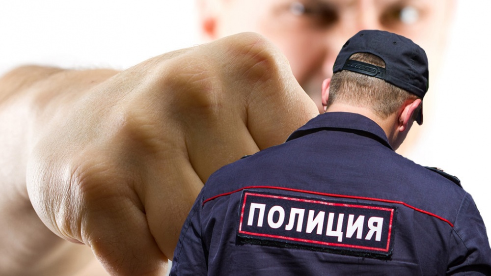 На Савушкина в Астрахани избили полицейского