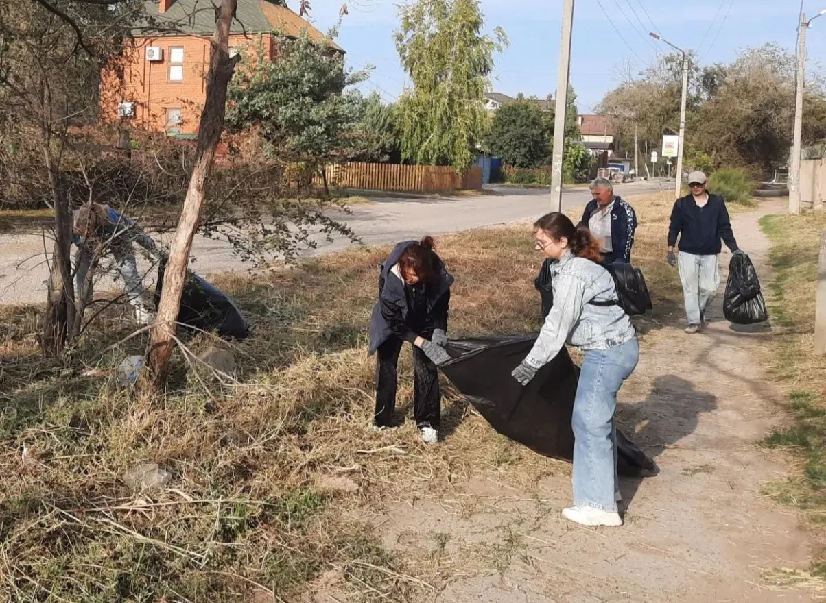 От сбора мусора до разбивки клумб: «Дни чистоты» охватили все районы Астрахани
