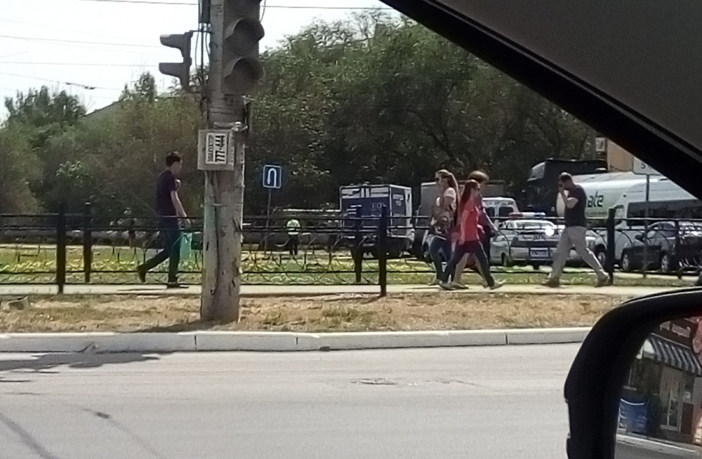 И снова знак свыше: в Астрахани на Н.Островского упали троллейбусные провода